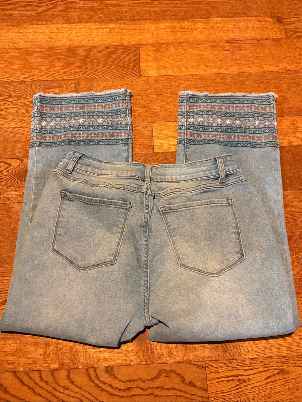 Wide Bottom Capris with Embroidered Hem - Picture 5 of 7